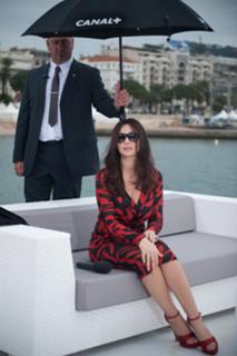 Monica Bellucci feet photo thumbnail