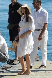 Monica Bellucci feet photo thumbnail