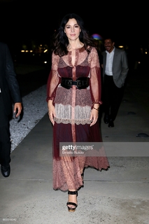 Monica Bellucci feet photo thumbnail