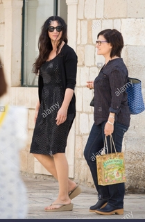 Monica Bellucci feet photo thumbnail