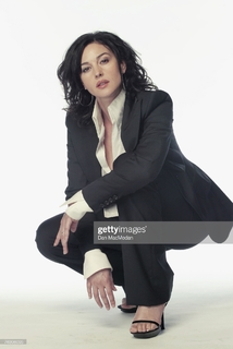 Monica Bellucci feet photo thumbnail