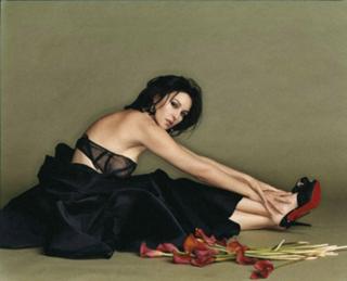 Monica Bellucci feet photo thumbnail