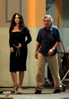 Monica Bellucci feet photo thumbnail