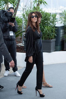 Monica Bellucci feet photo thumbnail