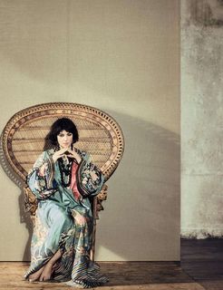 Monica Bellucci feet photo thumbnail