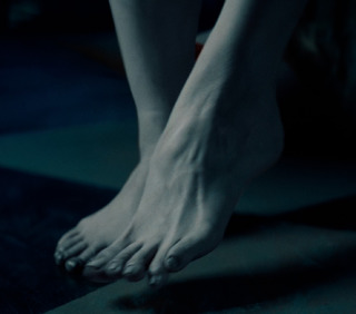 Monica Bellucci feet photo thumbnail