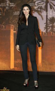 Monica Bellucci feet photo thumbnail
