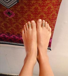 Monica Dogra feet photo 15