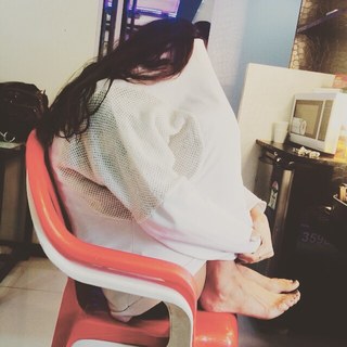 Monica Dogra feet photo 10