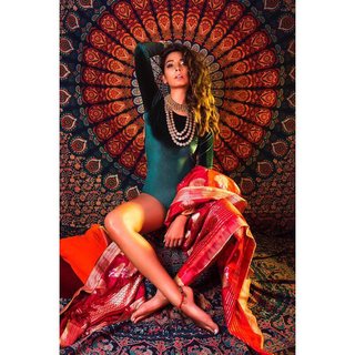 Monica Dogra feet photo 19