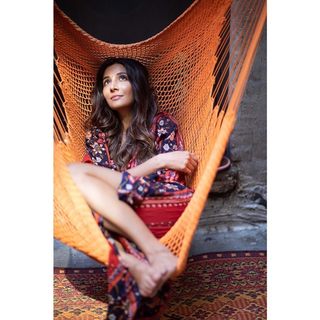 Monica Dogra feet photo 9