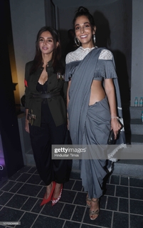 Monica Dogra feet photo 19