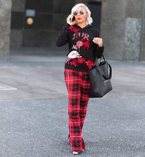 Monica feet photo thumbnail