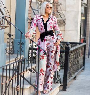 Monica feet photo thumbnail