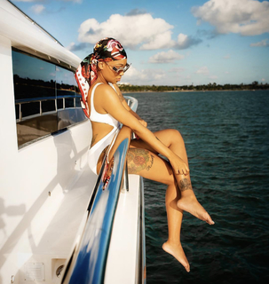 Monica feet photo thumbnail