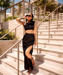 Monica feet photo thumbnail