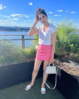 Monica Gill feet photo 14