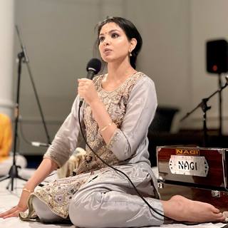 Monica Gill feet photo 11