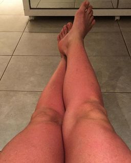 Monica Iozzi feet photo 17
