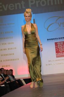 Monica Ivancan feet photo thumbnail