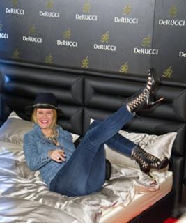 Monica Ivancan feet photo thumbnail