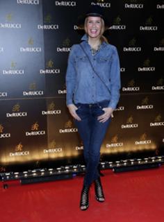 Monica Ivancan feet photo thumbnail