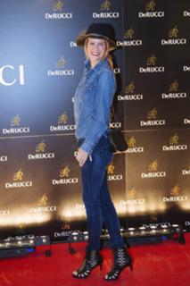 Monica Ivancan feet photo thumbnail