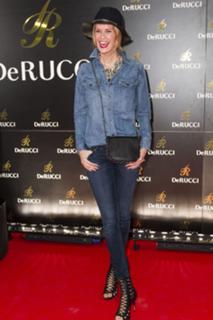 Monica Ivancan feet photo thumbnail