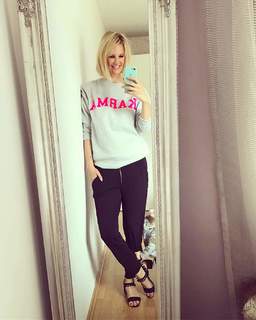 Monica Ivancan feet photo thumbnail