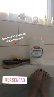 Monica Ivancan feet photo thumbnail