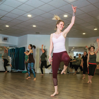 Monica Ivancan feet photo thumbnail