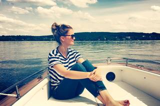 Monica Ivancan feet photo thumbnail