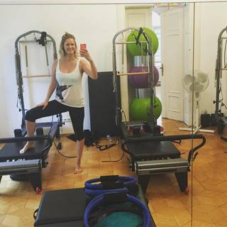 Monica Ivancan feet photo thumbnail