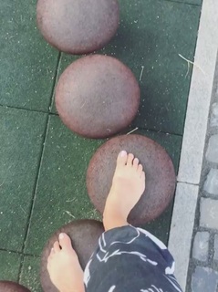 Monica Ivancan feet photo thumbnail