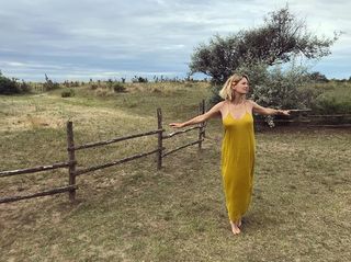 Monica Ivancan feet photo thumbnail