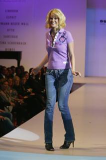 Monica Ivancan feet photo thumbnail