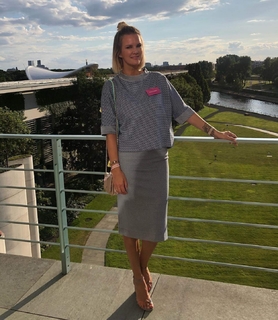 Monica Ivancan feet photo thumbnail