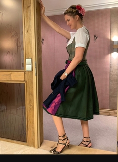 Monica Ivancan feet photo thumbnail