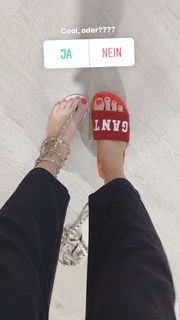 Monica Ivancan feet photo thumbnail