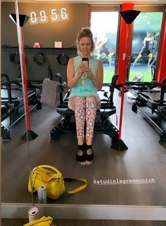 Monica Ivancan feet photo thumbnail