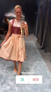 Monica Ivancan feet photo thumbnail