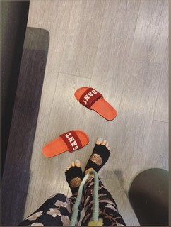 Monica Ivancan feet photo thumbnail