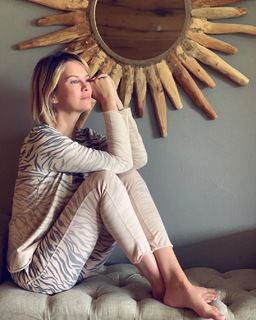 Monica Ivancan feet photo thumbnail