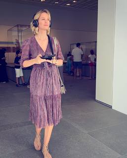 Monica Ivancan feet photo thumbnail