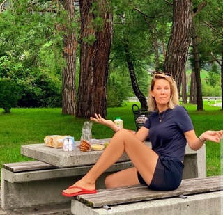 Monica Ivancan feet photo thumbnail