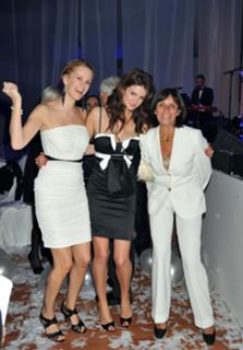 Monica Ivancan feet photo thumbnail