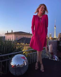 Monica Ivancan feet photo thumbnail