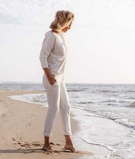 Monica Ivancan feet photo thumbnail