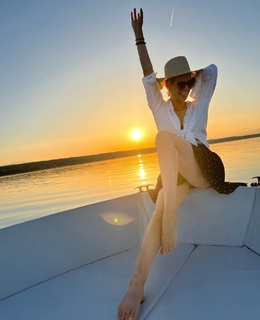 Monica Ivancan feet photo thumbnail