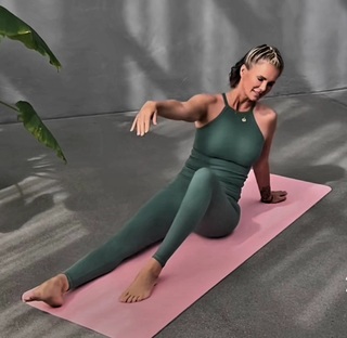 Monica Ivancan feet photo thumbnail